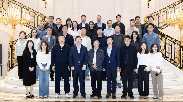 肖志海主席參加湖南百?gòu)?qiáng)企業(yè)走進(jìn)華為交流活動(dòng)